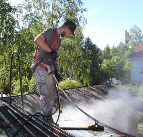 Katto tulee pestä ennen katon maalausta - Katon maalaukset Uudellamaalla